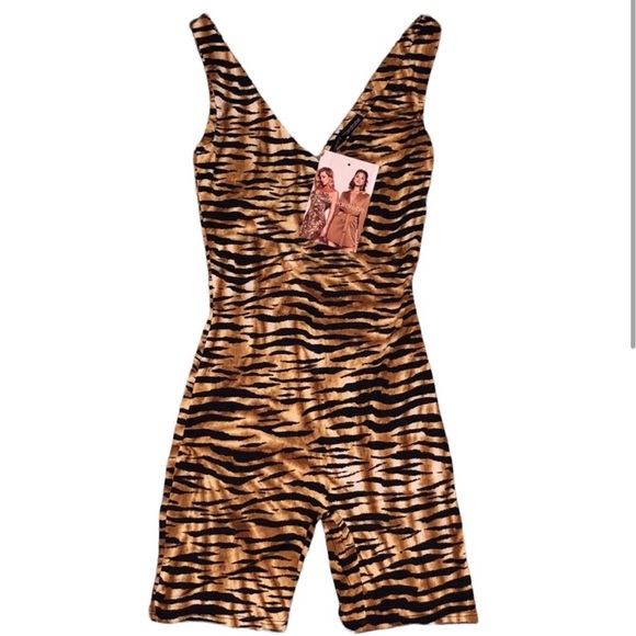 naked wardrobe romper - Picture 2 of 3